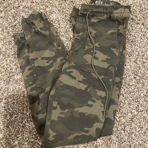 american eagle camo joggers